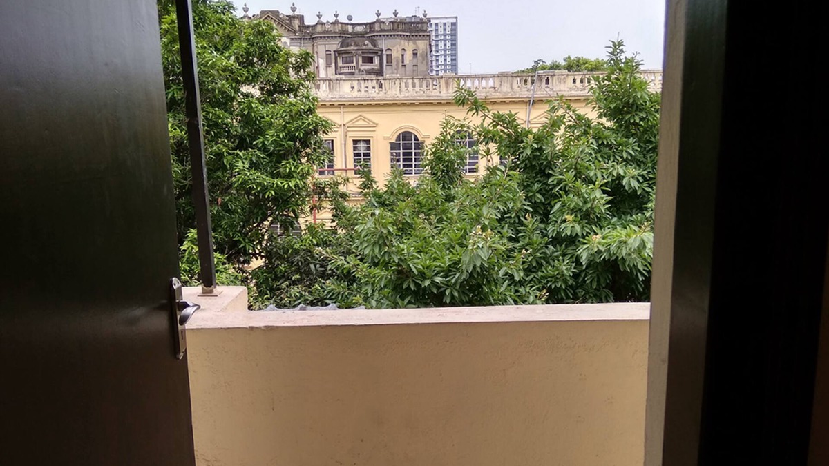 Bhowanipore Bed & Breakfast | Red Arrow Residency