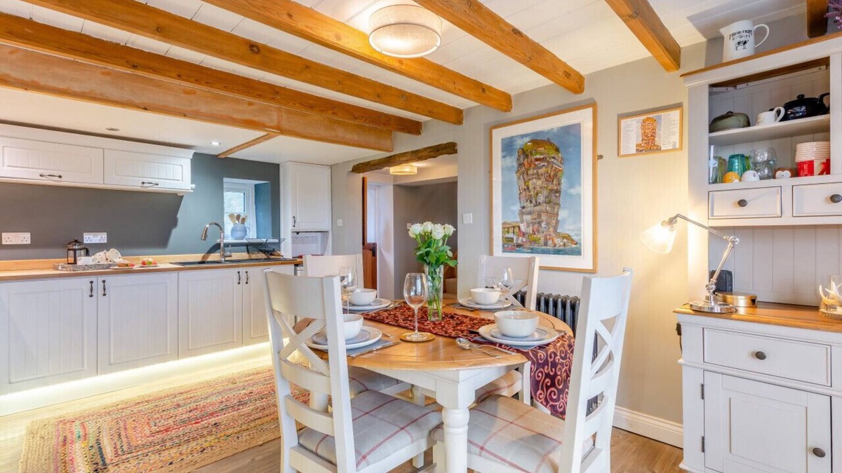 Ainthorpe House | Red Briar House - Three Bedroom House, Sleeps 6