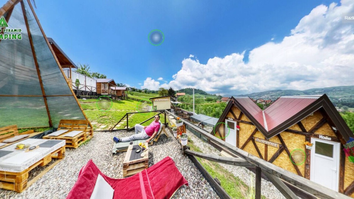 Visoko House | Red bungalow Bosnian pyramid glamping