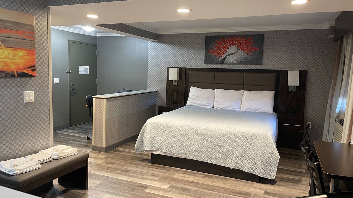 Elmwood Park Hotel | Red Carpet Inn Elmwood Park