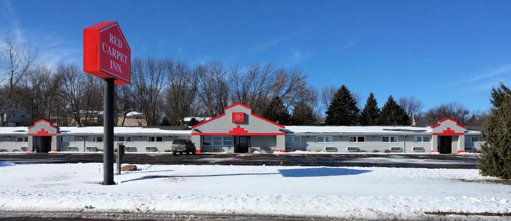 Windom Hotel | Red Carpet Inn - Windom