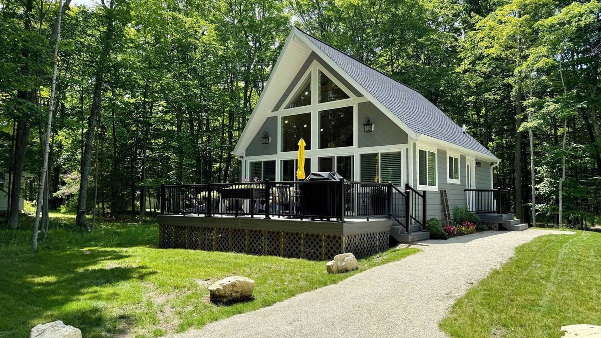 Baileys Harbor Cottage | Red Cherry Woods Cottage 🍒 New Construction!