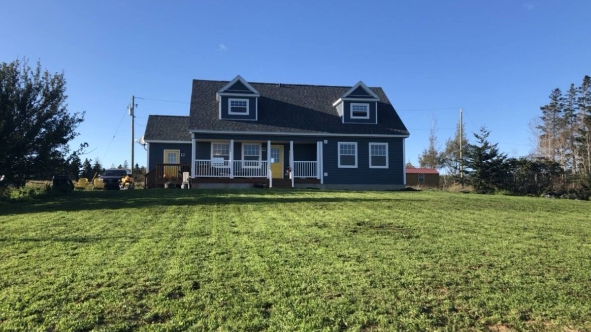 Digby County Cottage | Red Cliff Cottage - Beach Front