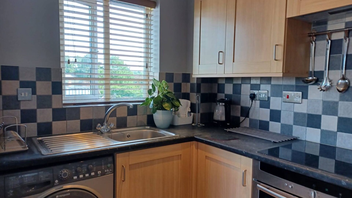Dunstable Apartment | Red Door Malt - Huku Kwetu (Dunstable)