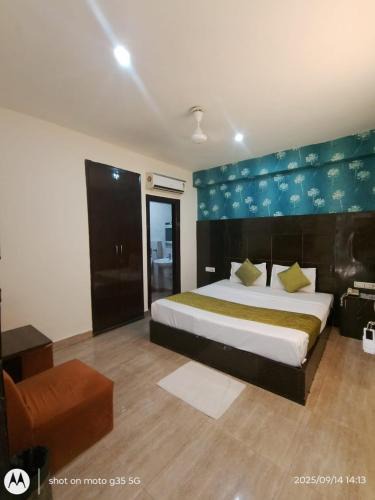 Payyanur Hotel | red essence boutique