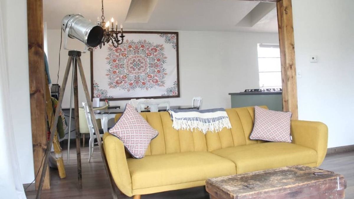 Ottumwa House | Red Fern Hotel - Eclectic Getaway 2 bedroom