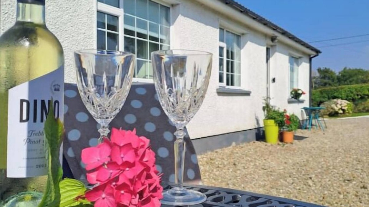 Buncrana House | Red Gate Cottage