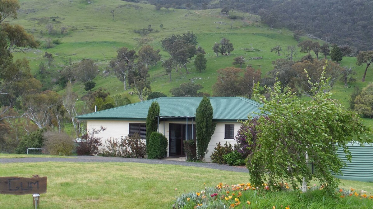 Little River Cottage | Red Gum Pet Friendly Cottage
