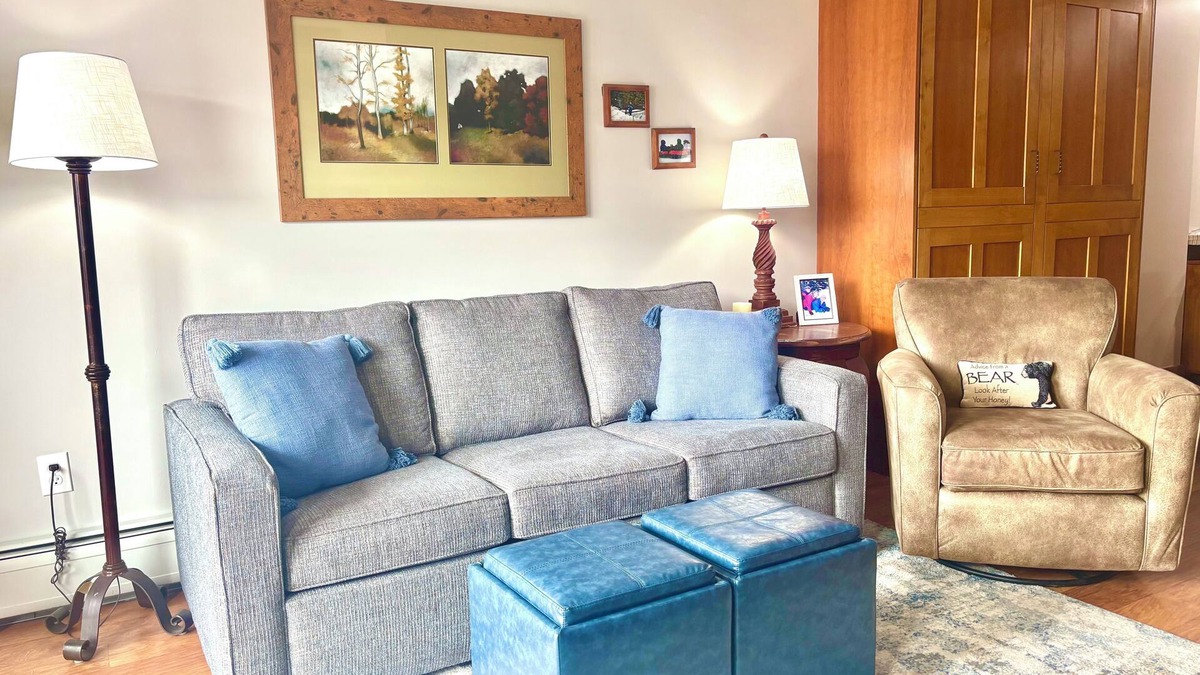 River Run Condo | Red Hawk REMODELED 1140 sq ft, FEELS like a 3 BEDROOM, 2 bed, 3 bath with Murphy