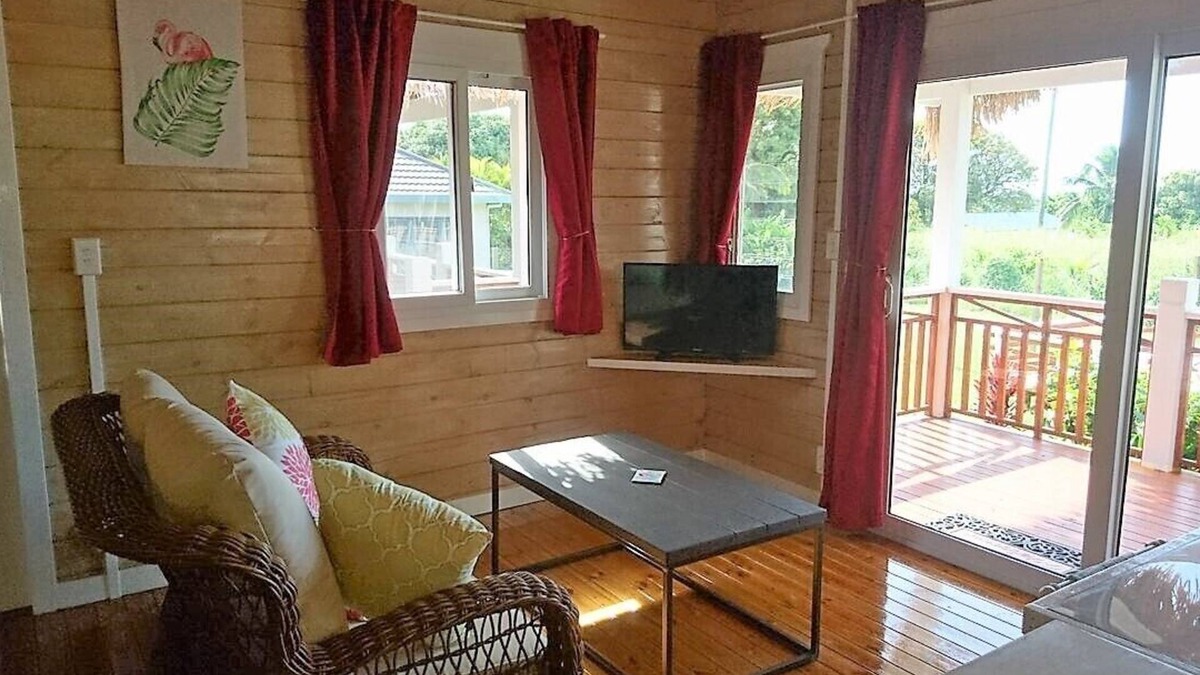 Rarotonga Villa | Red Hibiscus Villa 4