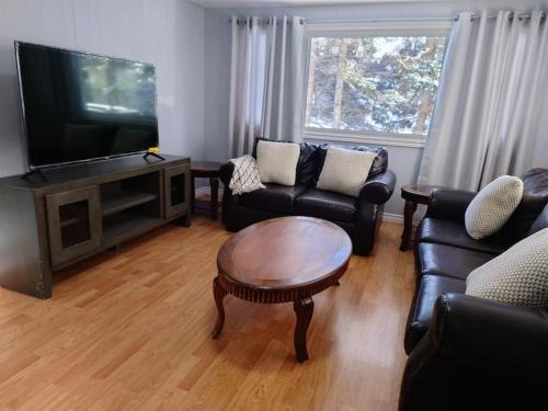 Linkletter House | Red Island Cozy Casa