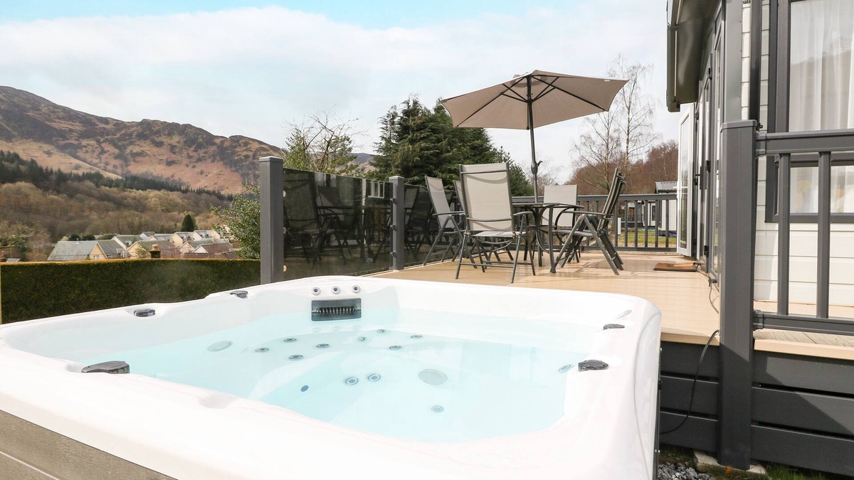 St Fillans Cottage | RED KITE LODGE, pet friendly, character holiday cottage in St Fillans