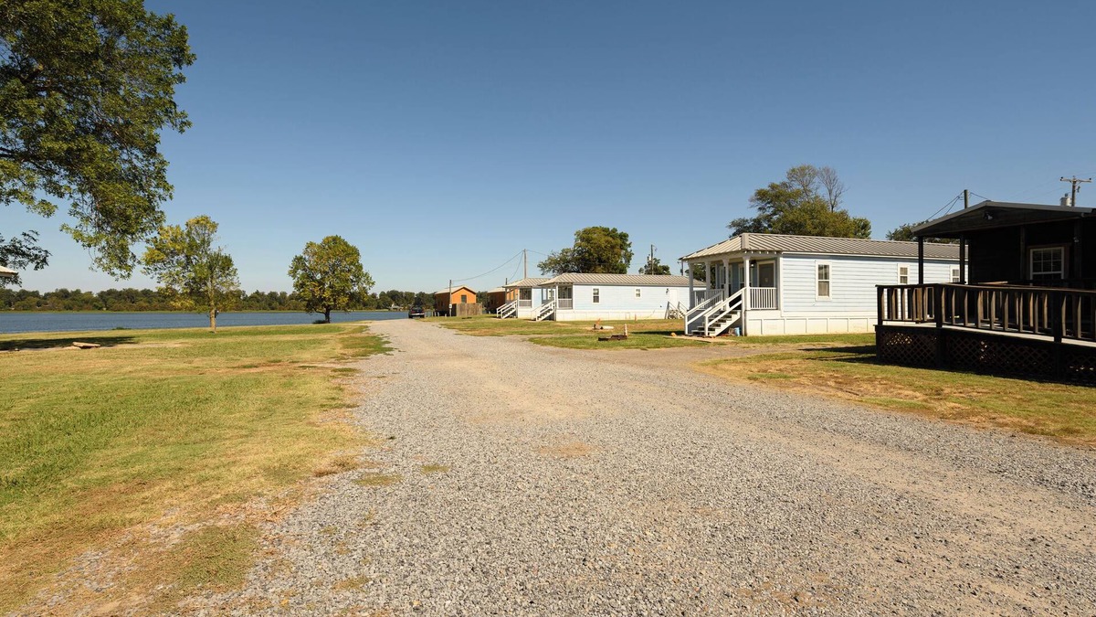 Lake Village Cabin | Red Leaf Cottages