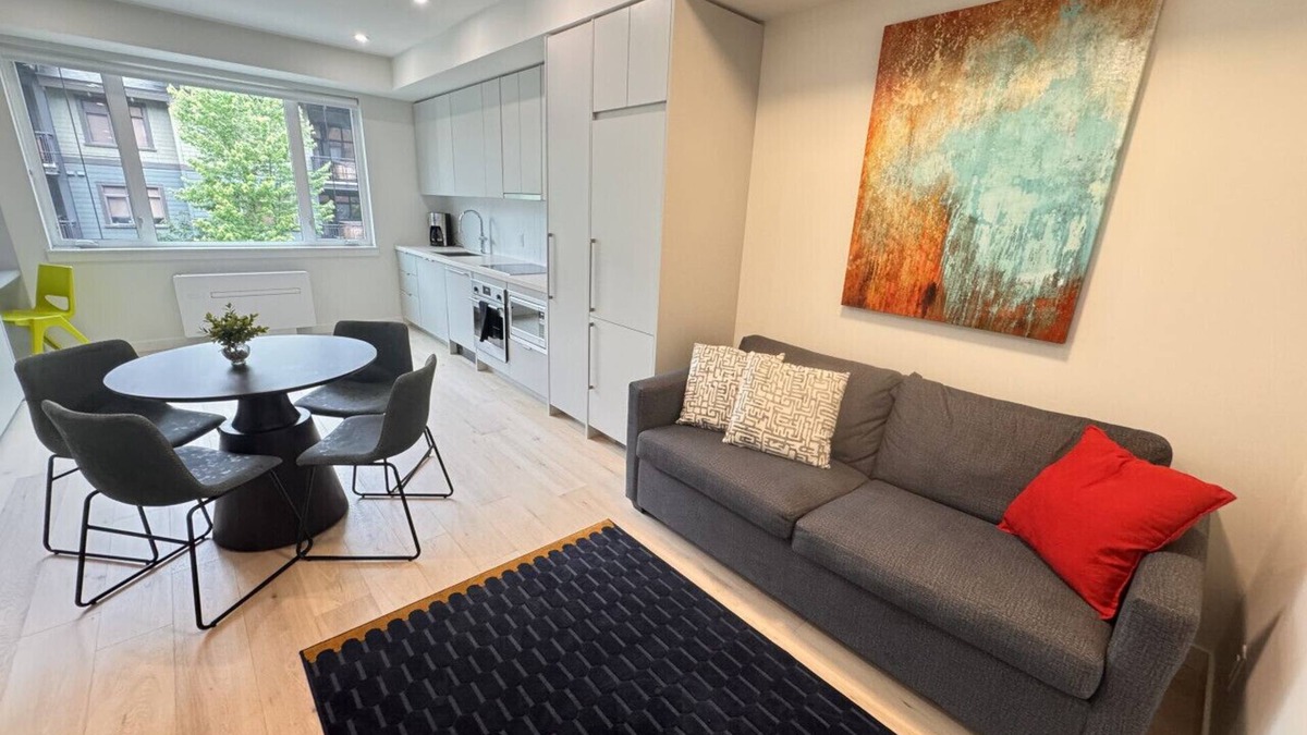 Rossland Apartment | RED Mountain Comfort Suite