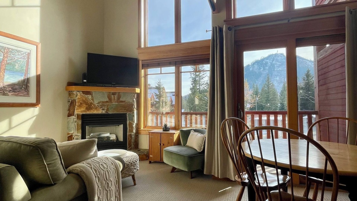 Rossland Condo | Red Mtn views, Ski/bike in, 2 bed, 2 bath condo. Fireplace!