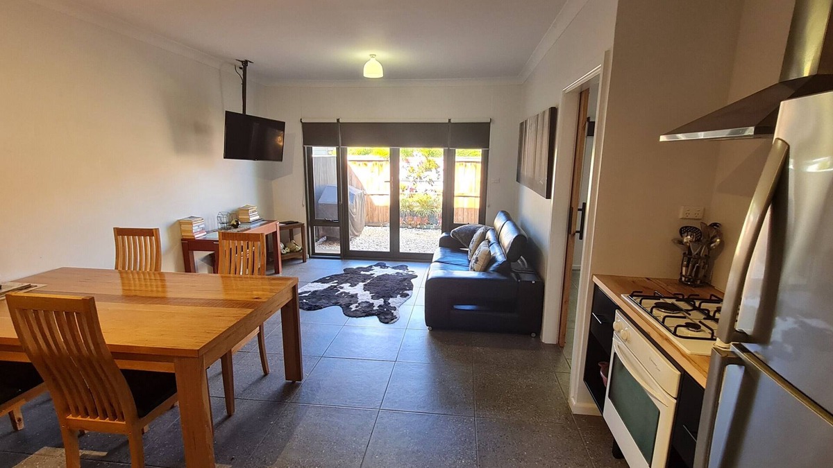 Port Pirie South Apartment | Red Ochre- Large Apartment with Private Courtyard