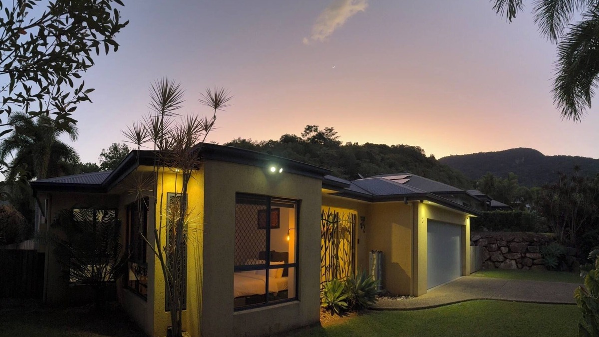 Caravonica Villa | Red Peak Retreat