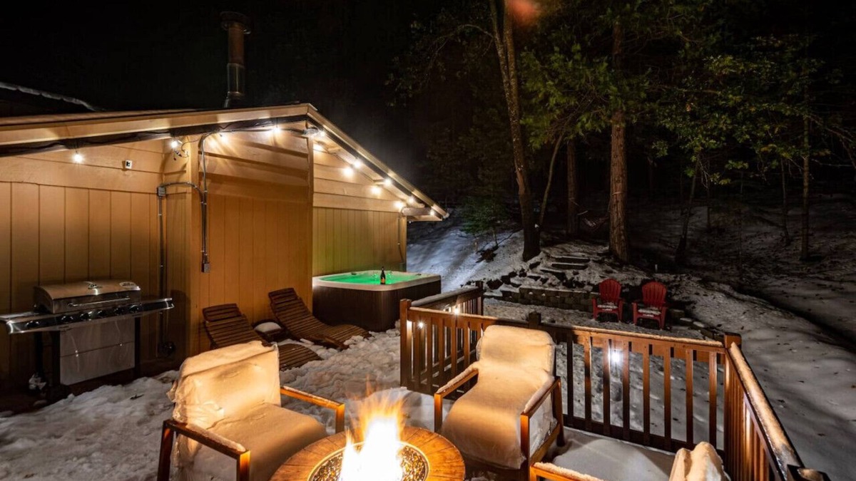 Sugar Pine Cabin | Red Rock Falls Cabin Yosemite 8mi Game Room HotTub