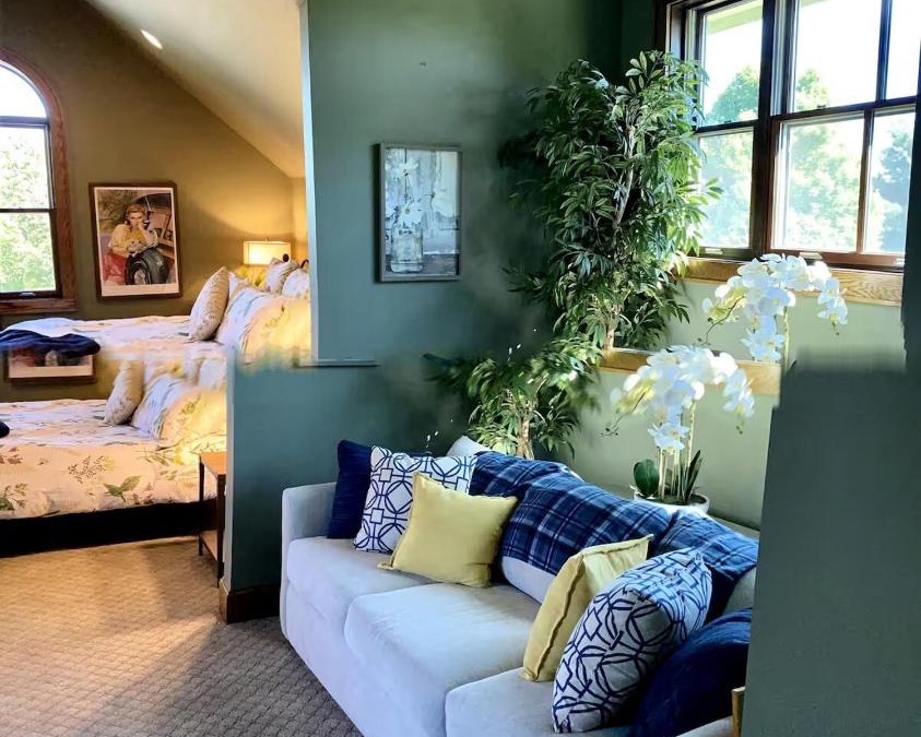 Conception House | Red Rock Loft - Pet Friendly Hunter's Dream