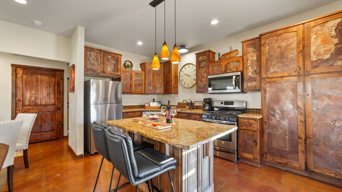 Moab South Valley Apartment | Red Rock Oasis I Large Patio I Pool & Hot Tub I Views