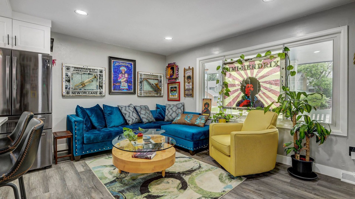 Morrison House | Red Rocks Art House with Outdoor Fire Pit!