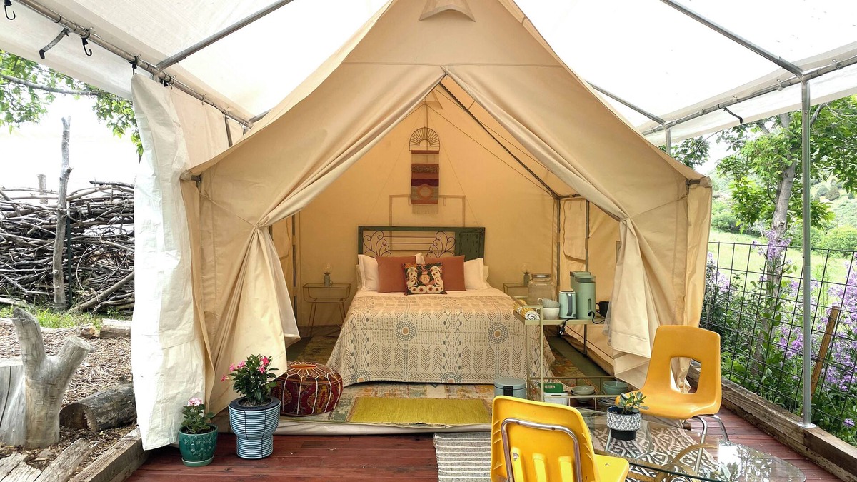 Morrison RV Rental | Red Rocks Glamping: Meeting nature & extravaganza
