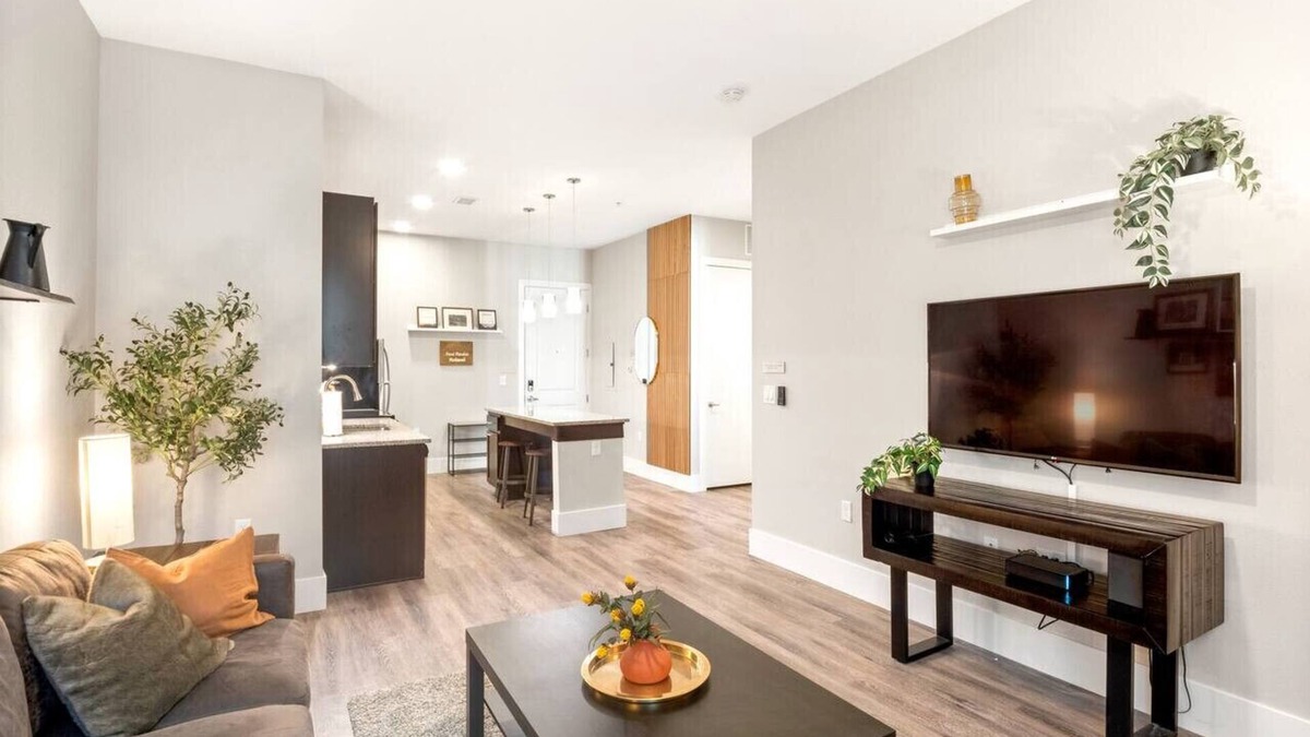 Golden Condo | Red Rocks Retreat | Minutes to Shows, Hikes, Shops