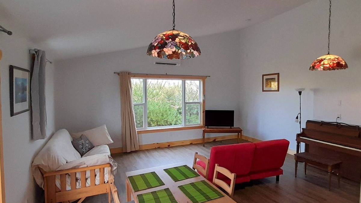 Lunenburg Apartment | Red Roof Bed & Breakfast