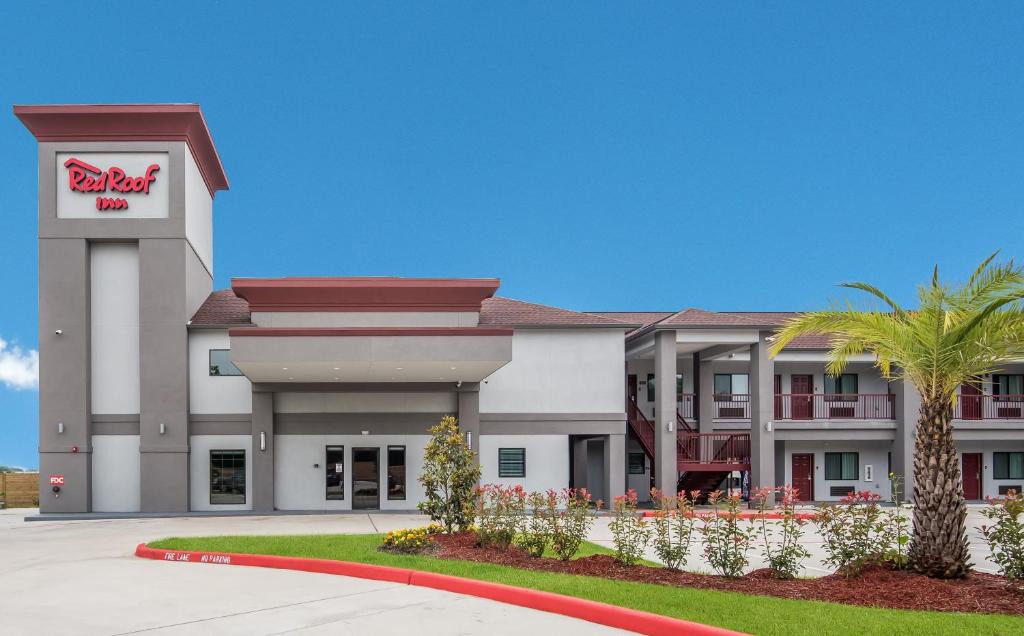 Mont Belvieu Hotel | Red Roof Inn Baytown