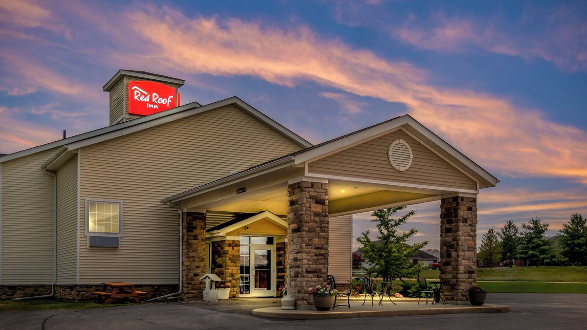 Charlestown Hotel | Red Roof Inn Charlestown