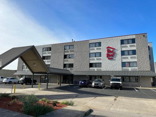 Spring Hill Hotel | Red Roof Inn Charleston - Dunbar