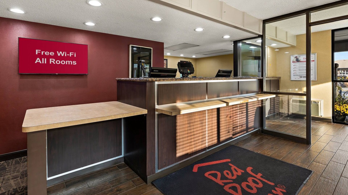 Independence Hotel | Red Roof Inn Cleveland - Independence