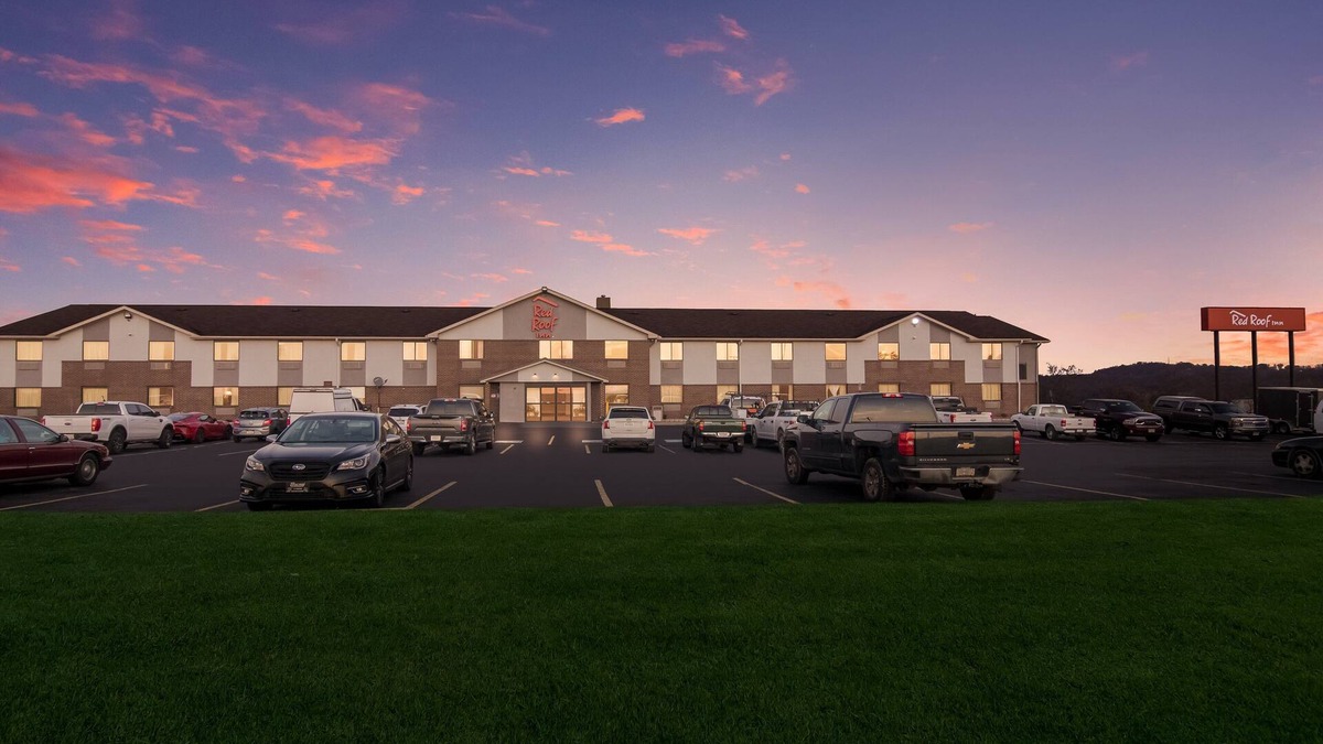 Bovard Hotel | Red Roof Inn Greensburg