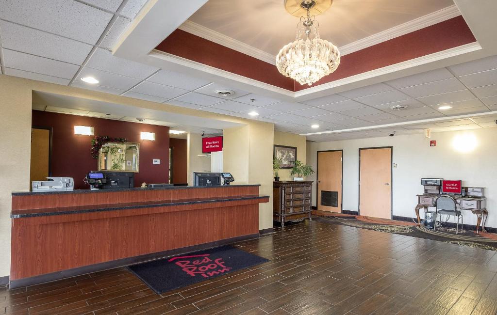 Jackson Hotel | Red Roof Inn Jackson, OH
