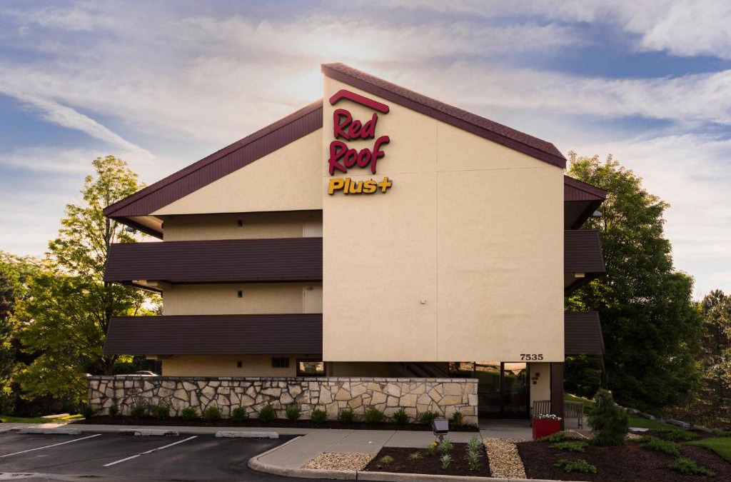 Willowbrook Hotel | Red Roof Inn PLUS+ Chicago - Willowbrook