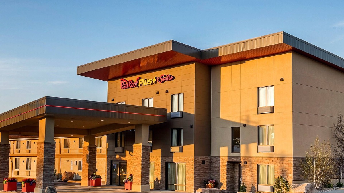 Whippleville Hotel | Red Roof Inn PLUS+ & Suites Malone