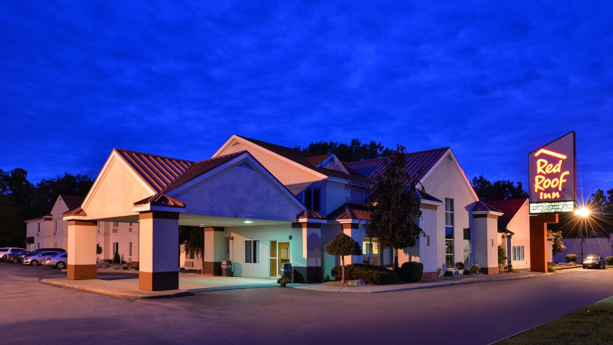 Milan Hotel | Red Roof Inn Sandusky - Milan