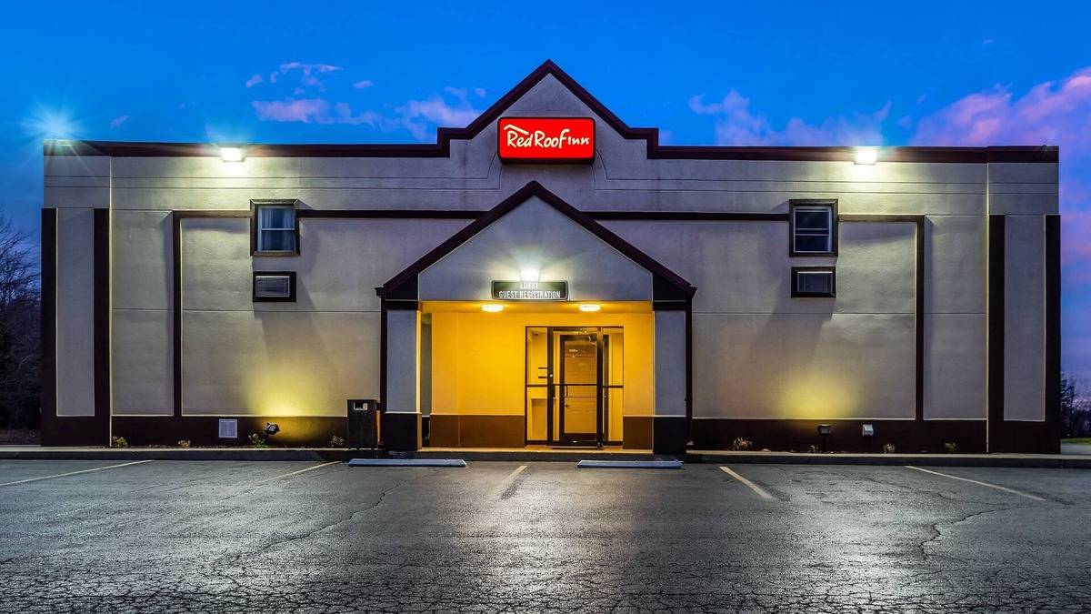 Scottsburg Hotel | Red Roof Inn Scottsburg