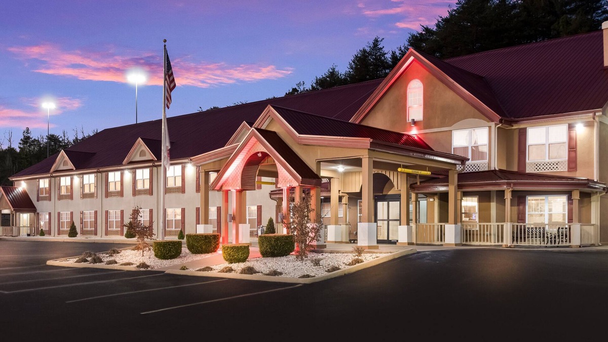 Corbin Hotel | Red Roof Inn & Suites Corbin