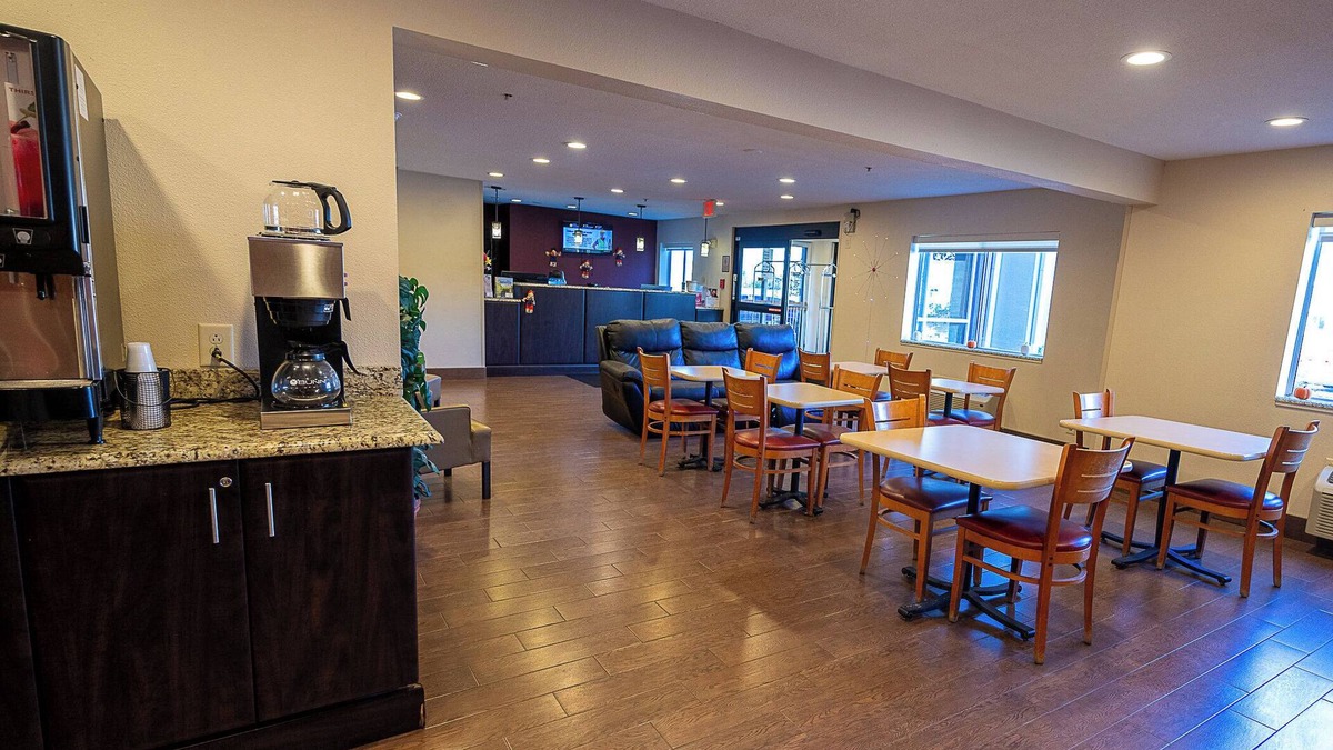 Danville Hotel | Red Roof Inn & Suites Danville, IL