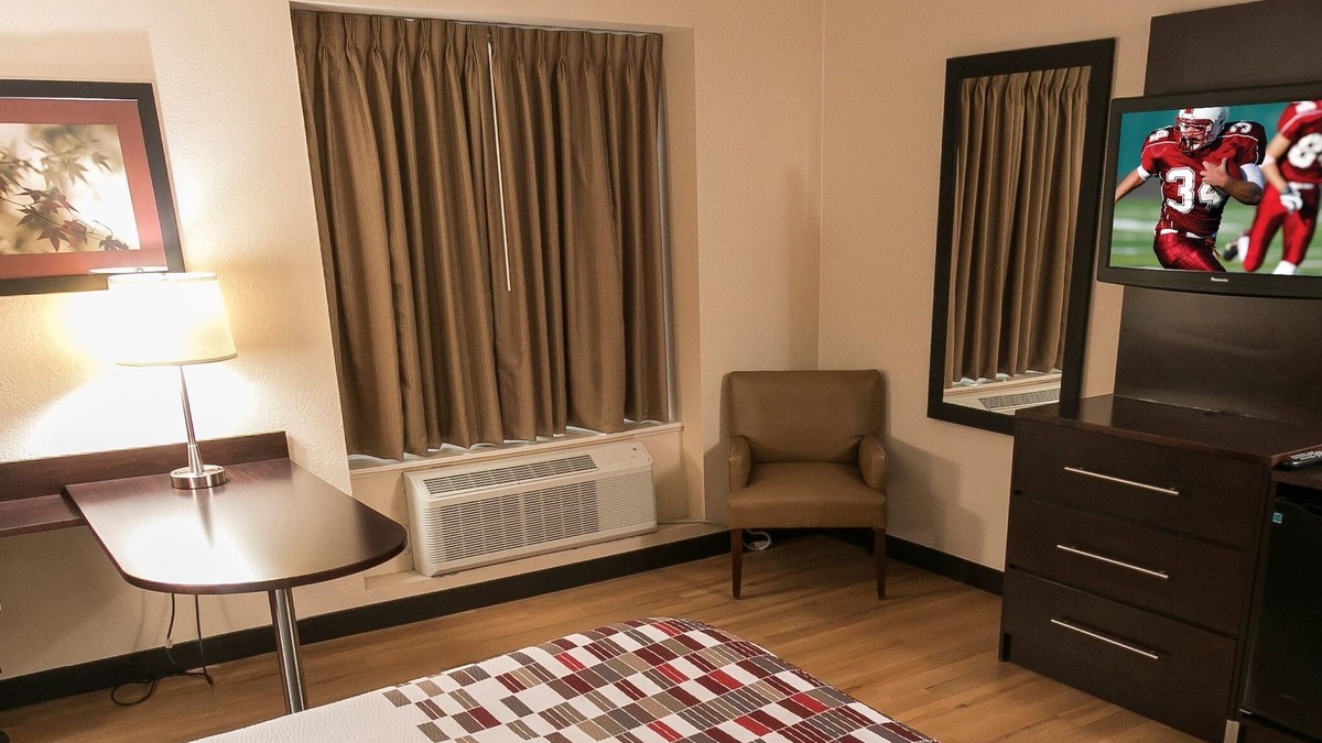 Sutton Hotel | Red Roof Inn Sutton