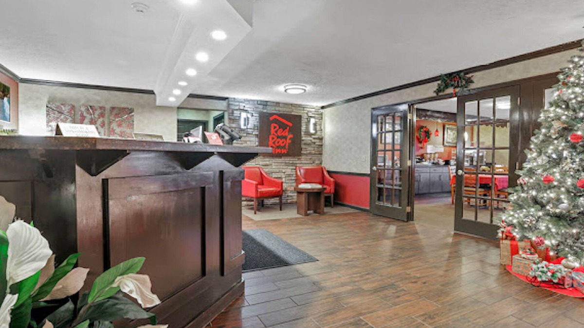 Uhrichsville Hotel | Red Roof Inn Uhrichsville
