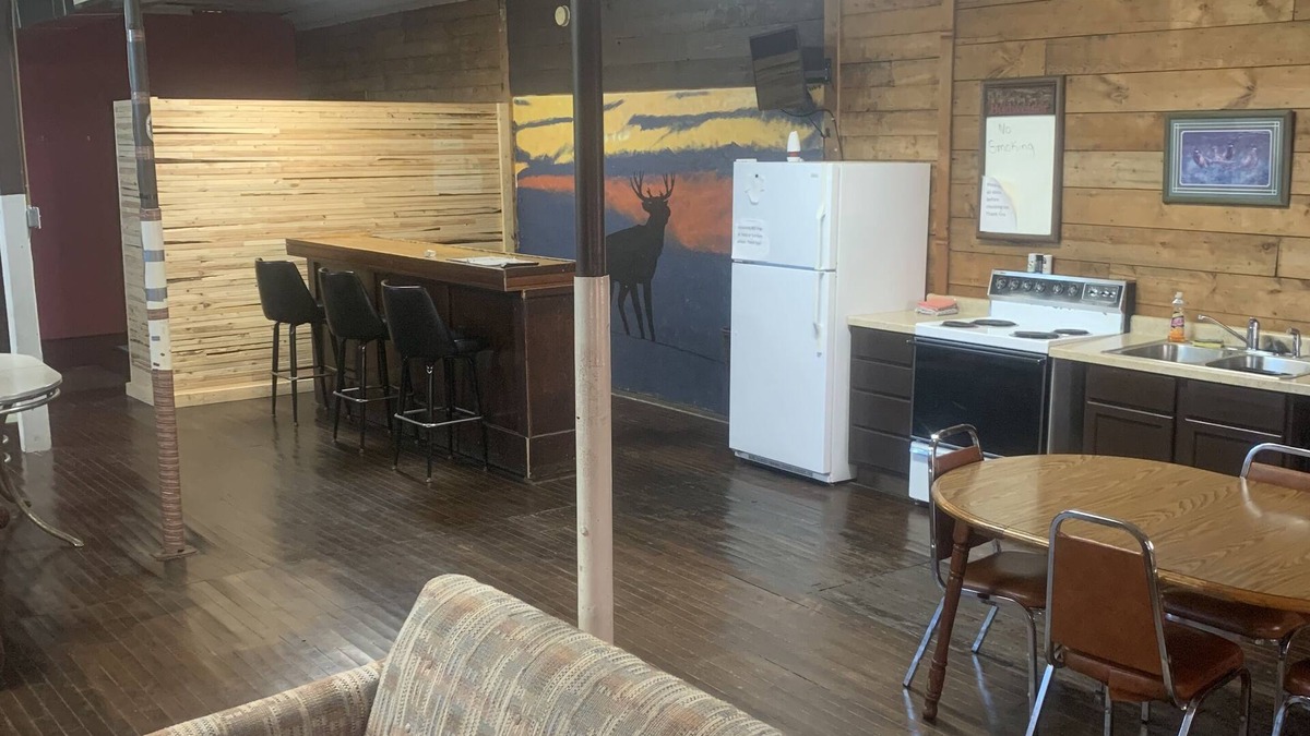 Claire City Cabin | Red Side Inn Lodge