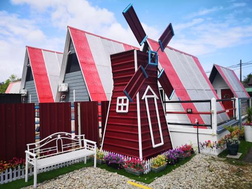 Kerteh Hotel | Red Triangle Cottage Roomstay