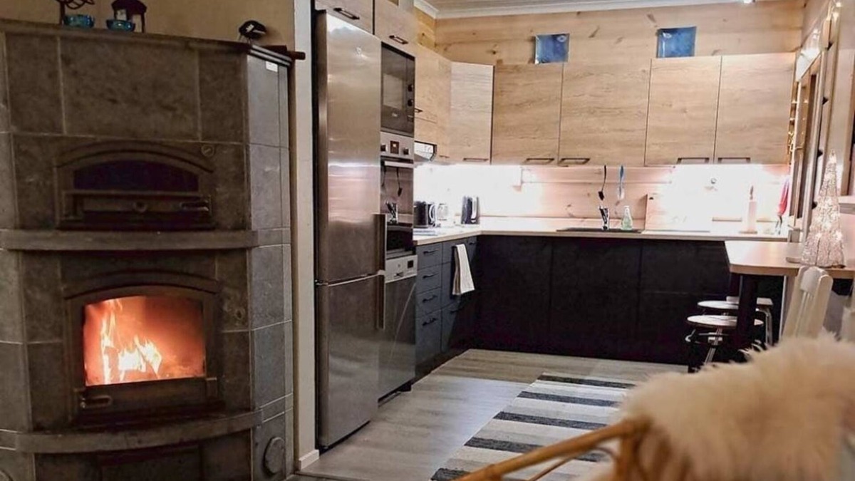 Hiukkajoki House | Red vacation home