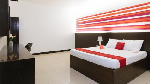 Plaridel Hotel | RedDoorz @ EL Highway Hotel Bulacan