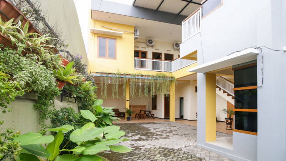 Malang Hotel | RedDoorz @ Jalan Kedawung