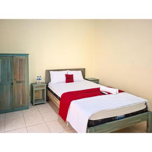 Bandengan Hotel | RedDoorz near Alun Alun Jepara