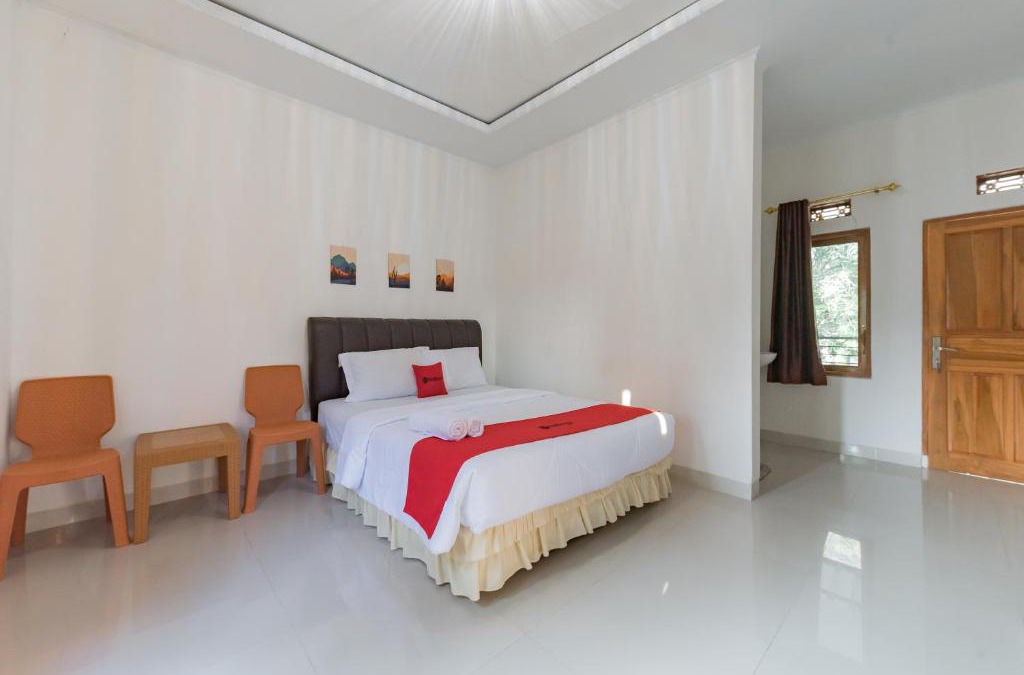 Ciwaru Hotel | RedDoorz near Ciletuh Sukabumi