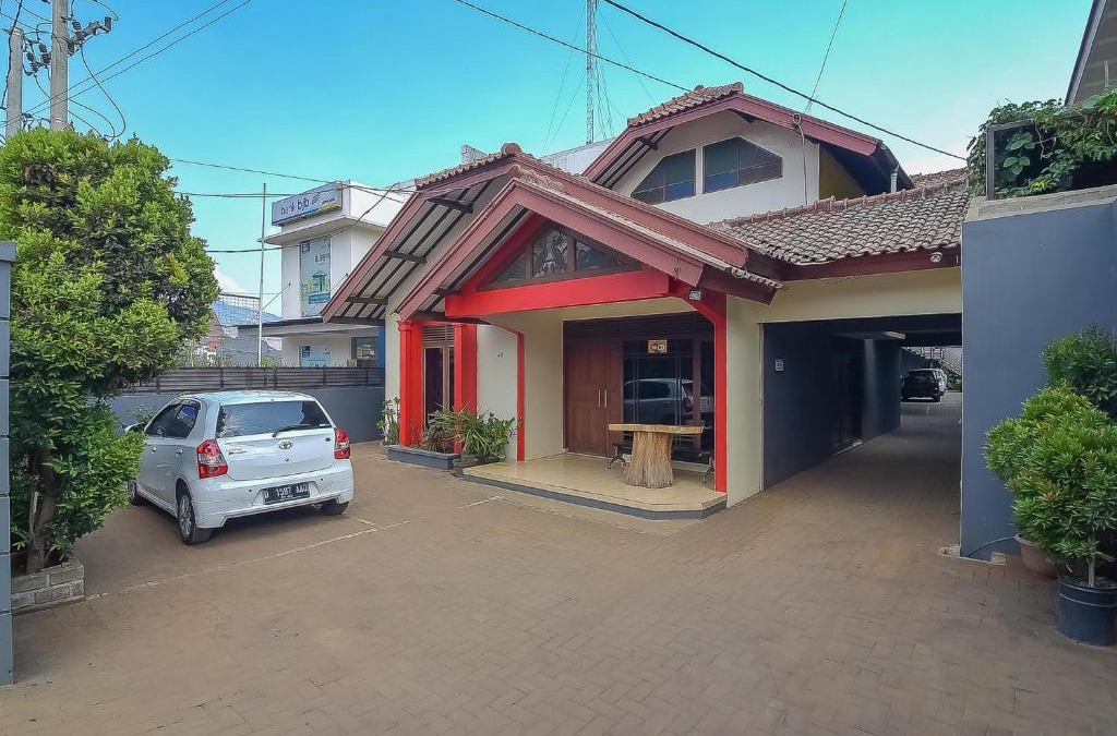 Cileunyi House | RedDoorz near IPDN 2